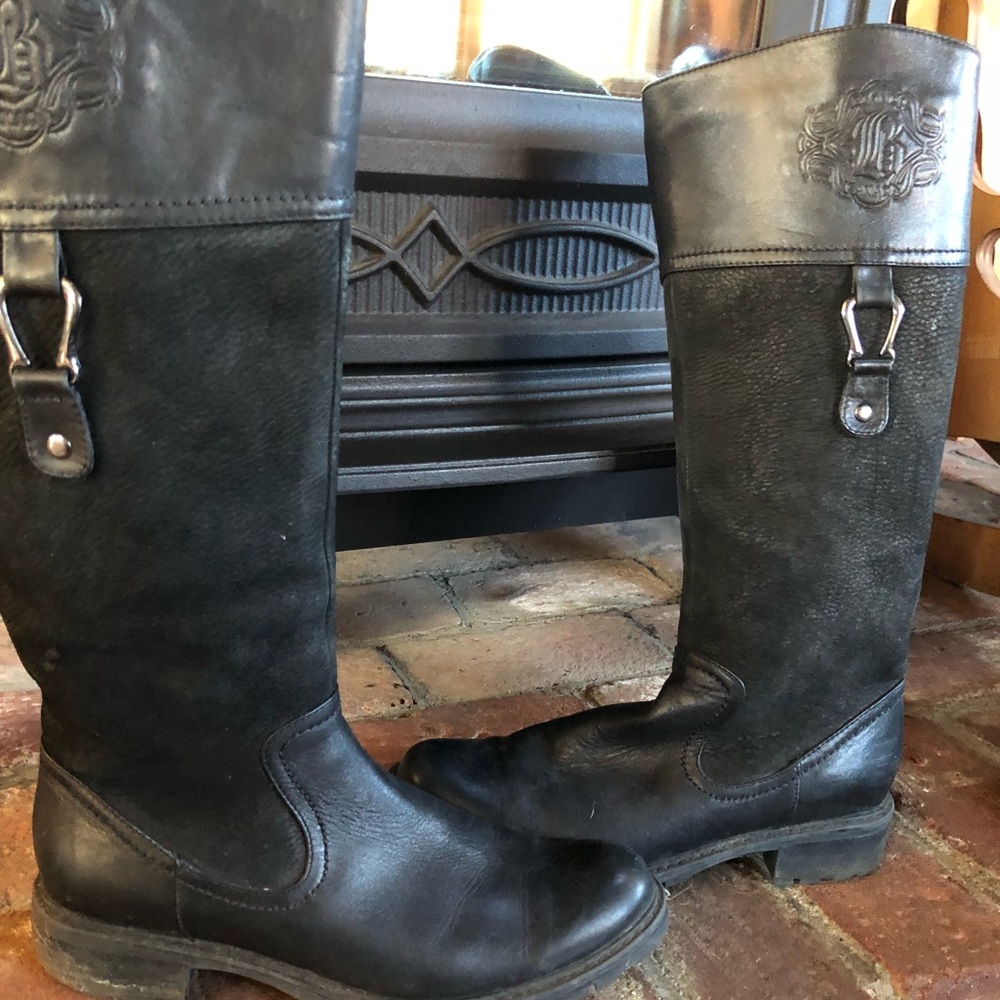 Comfortable practical dressy winter boot